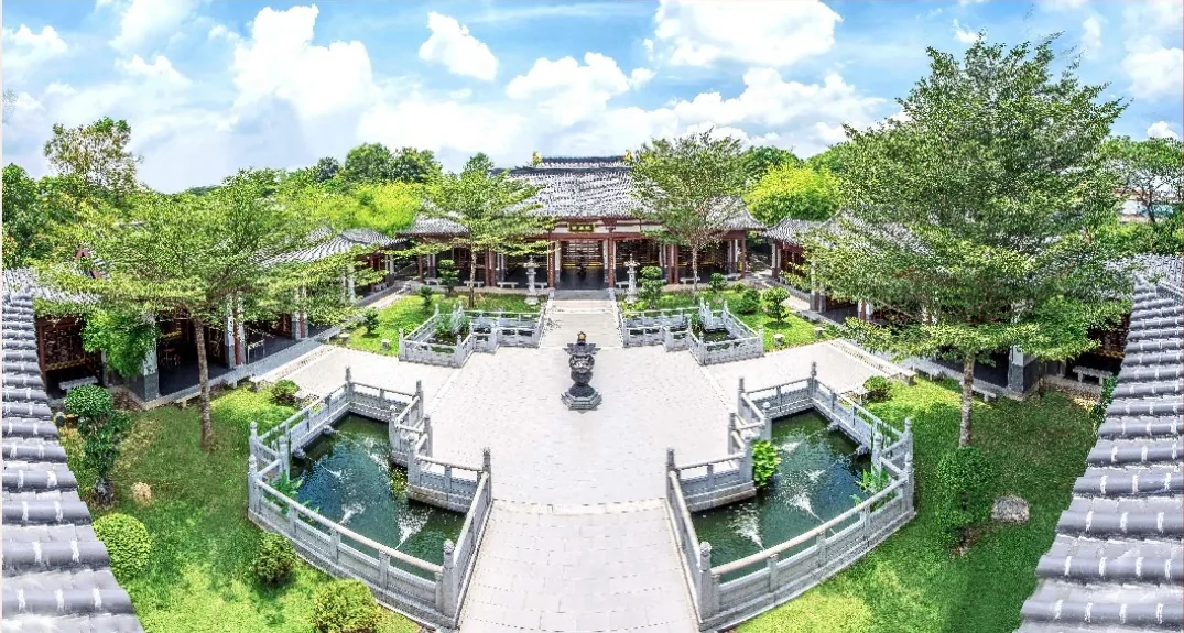 Landscaped siheyuan-style courtyard at Tang Villa, Nirvana Shah Alam